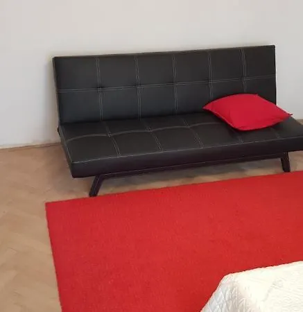 Affordable And Cozy Flat Close To Vaclav Havel Airport Appartement